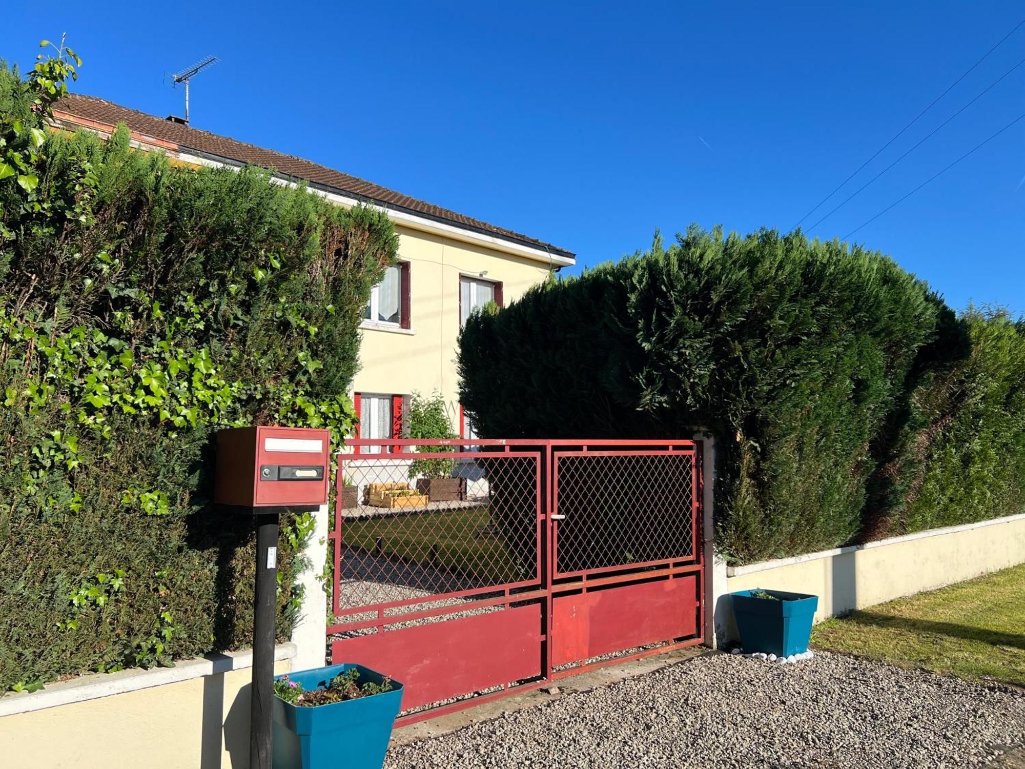Gite Du St Martin Apartment Oradour-Fanais Luaran gambar